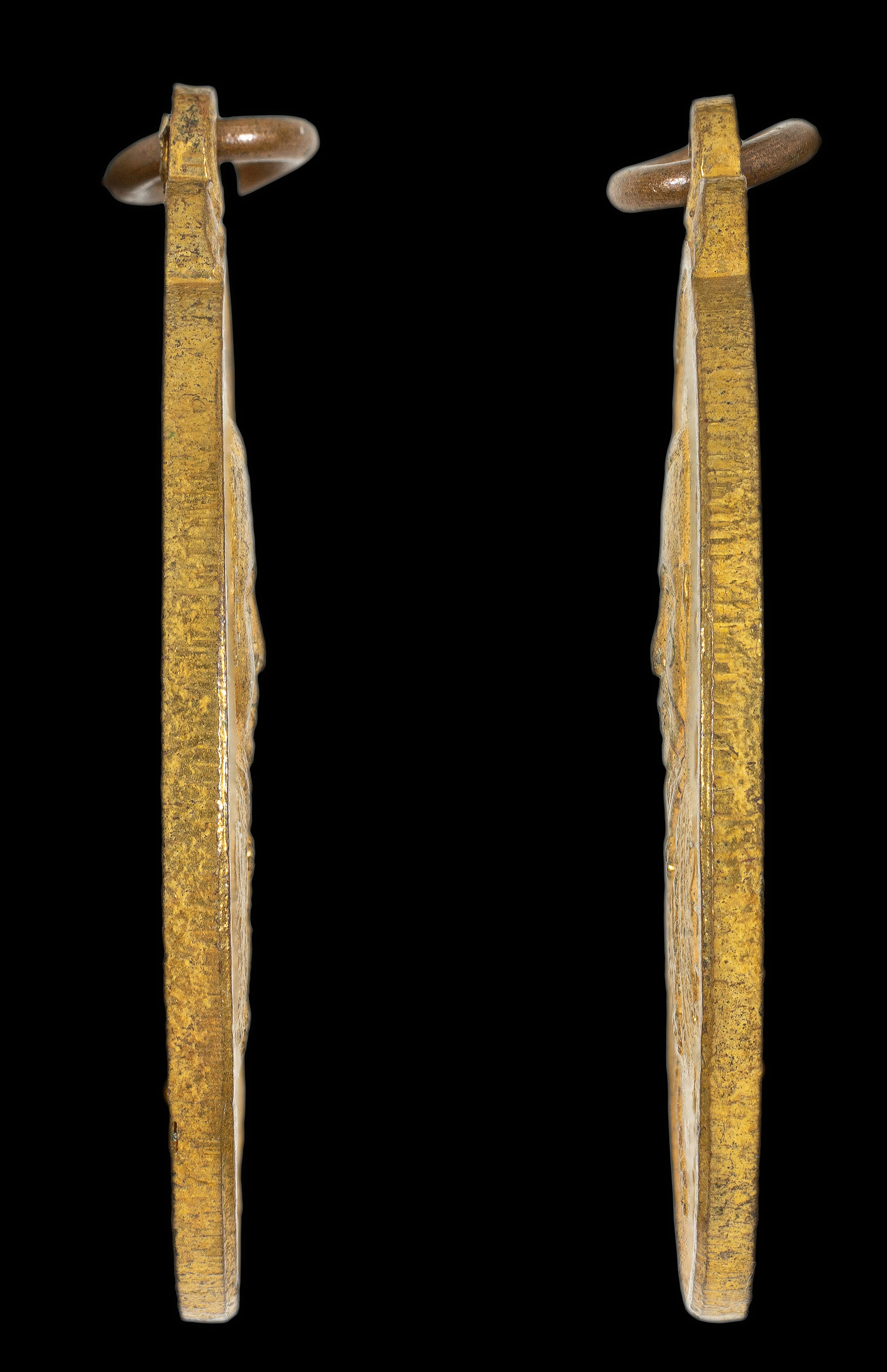 เหรียญพระบาทสมเด็จพระนั่งเกล้าเจ้าอยู่หัว หลังหลวงพ่อขาว วัดเทพธิดาราม ปี 2513 หลวงพ่อแดง วัดเขาบันไดอิฐปลุกเสก (หน้าเหรียญ พิมพ์ไม่ติดคำว่านั่ง)