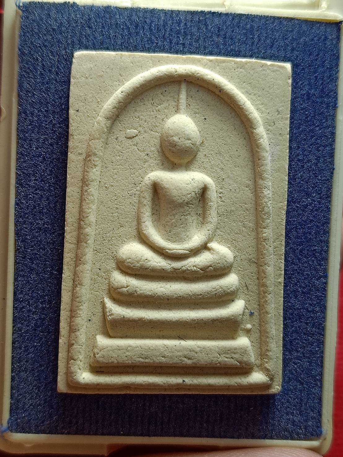 พระสมเด็จหลวงปู่ศรี วัดป่ากุง จ.ร้อยเอ็ด ปี 2555 พร้อมกล่อง (SKU-11903)