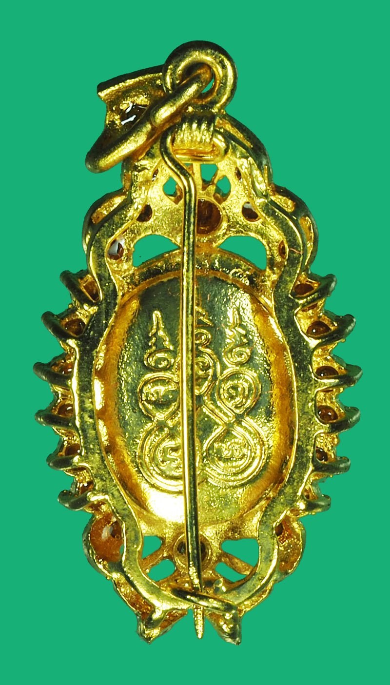 *40391 ล็อกเก็ตฝังเพชร หลวงพ่อจวน วัดหนองสุ่ม สิงห์บุรี กล่องเดิม 82