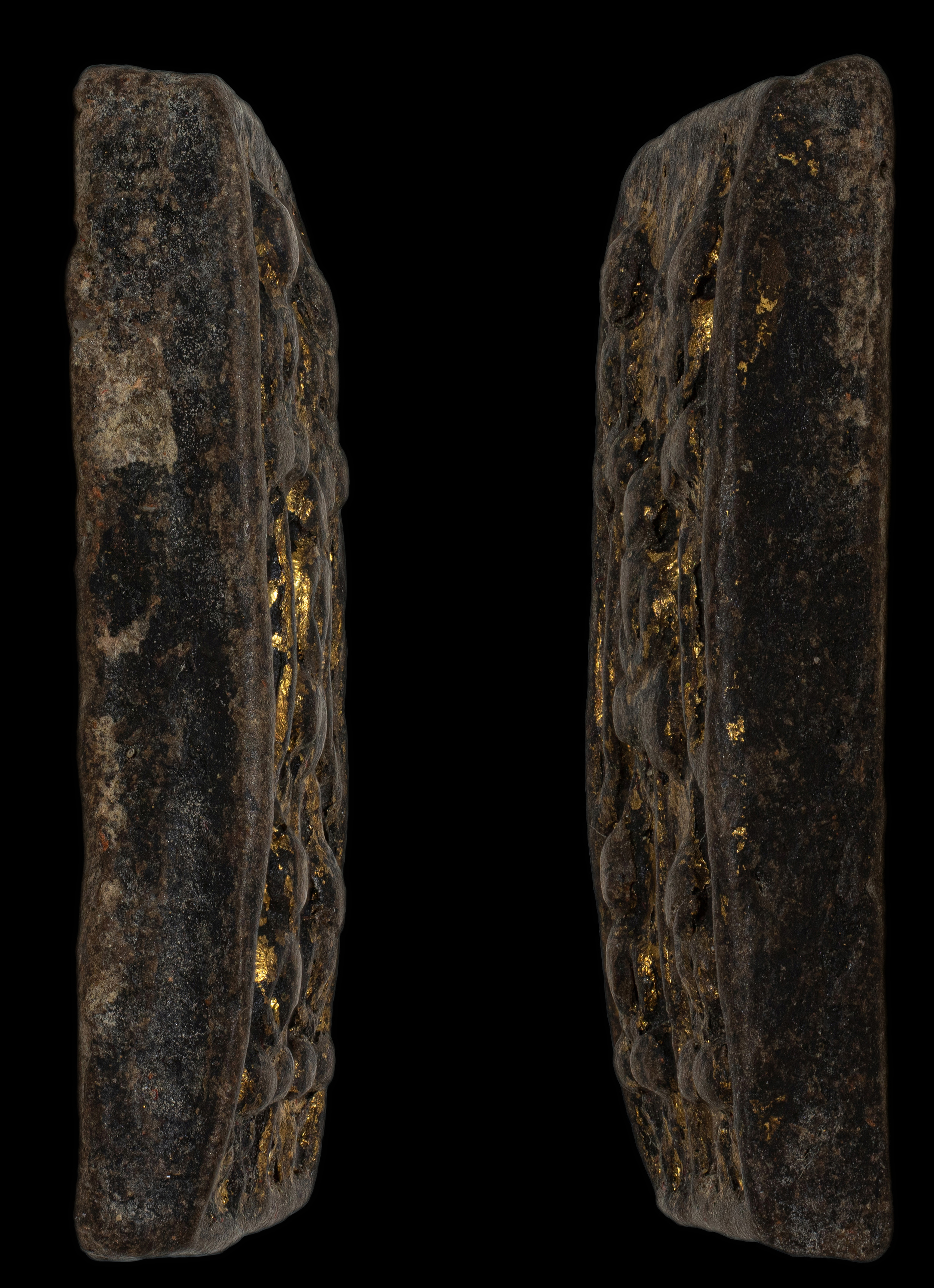 พระหลวงพ่อเงิน พิมพ์พระเจ้าห้าพระองค์ เนื้อดิน ลงรักปิดทอง