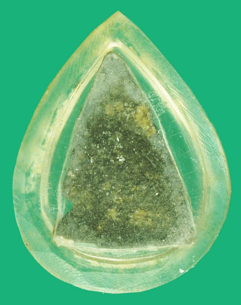 ขายแล้ว*37106 พระนางข้างเม็ด สุโขทัย เนื้อชินเงิน สภาพใช้ผิวเปิดเจ้าของเดิมเลี่ยมทองจับขอบไว้ 13