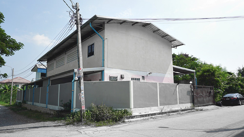 Factory, office and worker housing for sale ขายโรงงาน สำนักงาน และ เรือนคนงาน