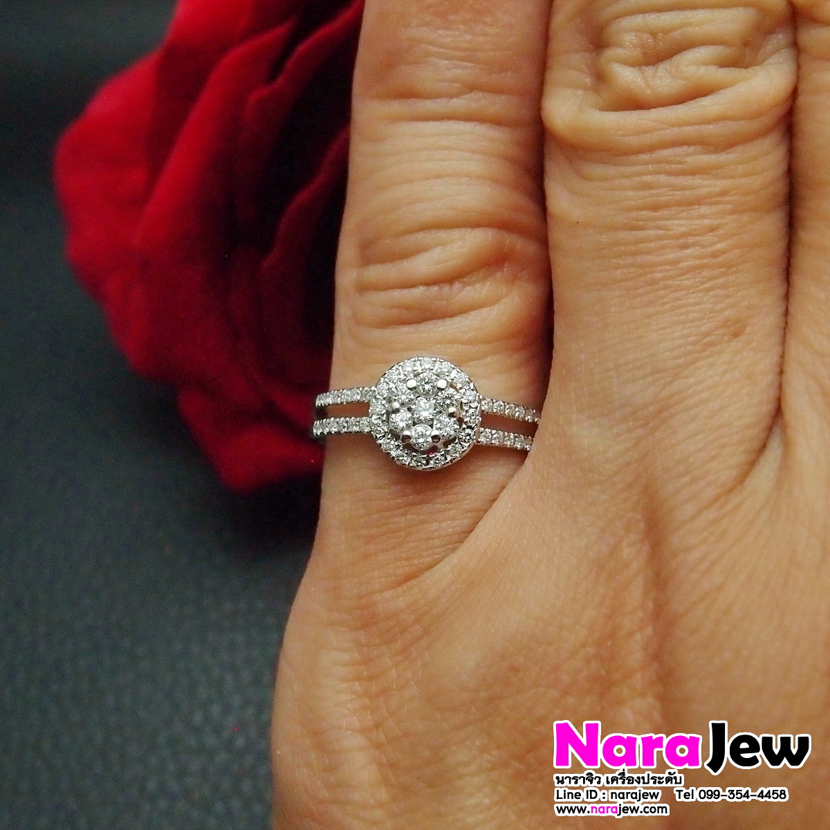 แหวนเพชร ดีไซน์ฝังกระจุก หน้ากว้าง 8 มิล ประดับเพชรแท้ 0.34 ct