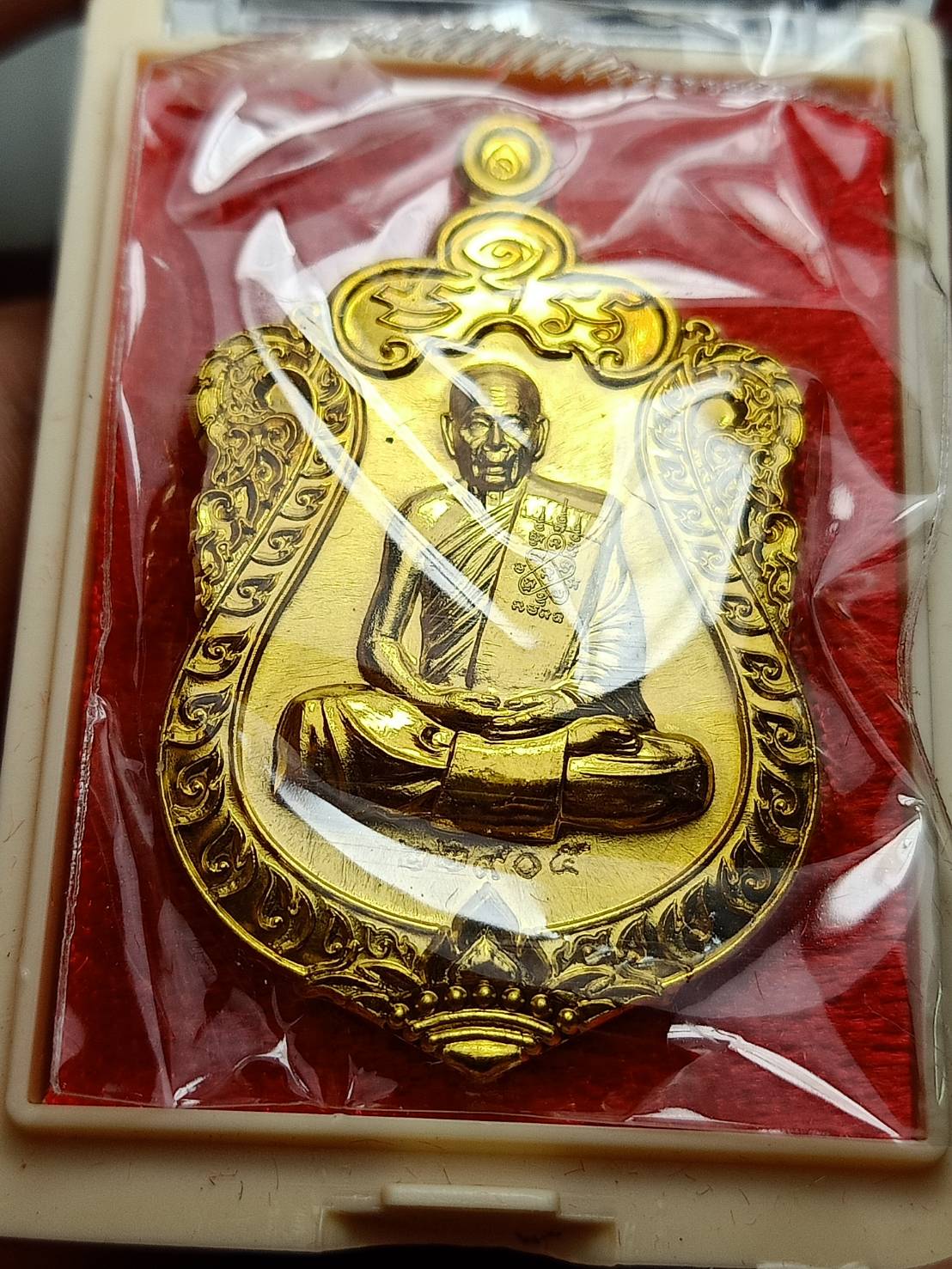 เหรียญเสมาหลวงพ่อสิน วัดละหารใหญ่ จ.ระยอง ปี 2560 พร้อมกล่อง (SKU-08830)