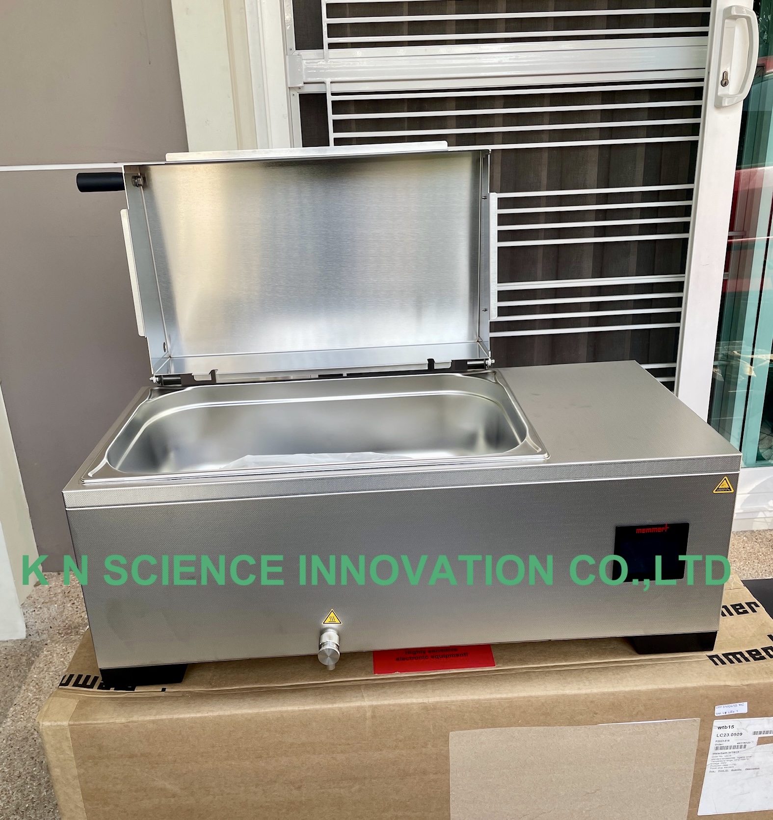 อ่างน้ำควบคุมอุณหภูมิ , Water Bath รุ่น WTB24 with Slope Cover ,ขนาดความจุ 23 ลิตร, ยี่ห้อ Memmert WTB24 SC