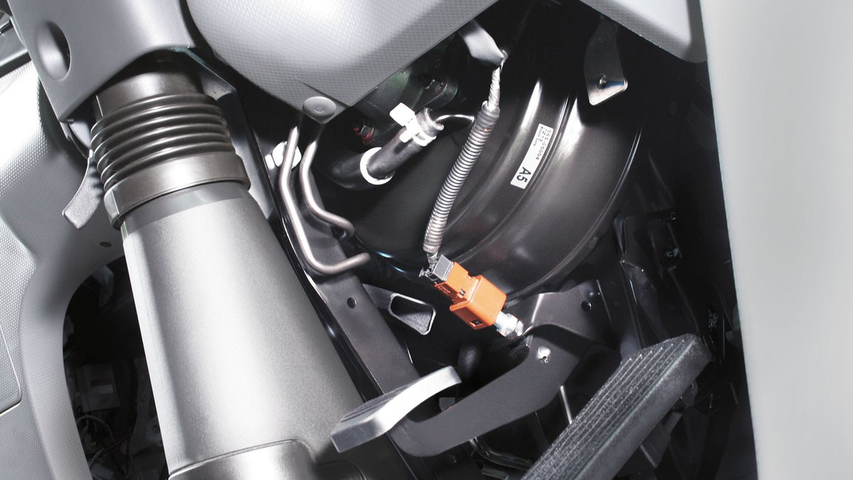 Hydraulic with Vacuum Assisted Brake