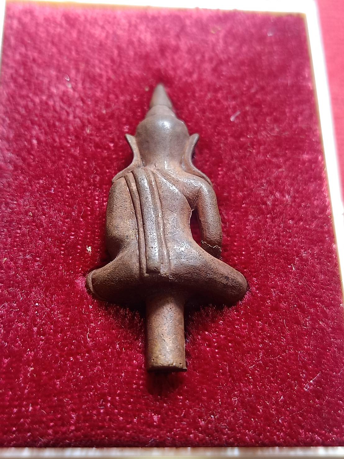 พระยอดธงรัตนโกสินทร์ เนื้อสัมฤทธิ์ผิวไฟ งานผูกพัทสีมา วัดบางขุนพรหม กทม. ปี 2549 พร้อมกล่อง (SKU-05894)