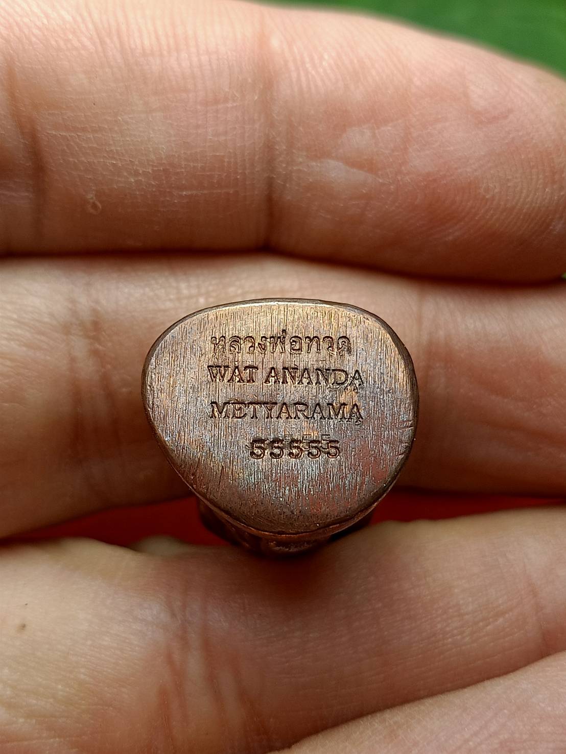 รูปหล่อหลวงปู่ทวด วัดอานันทเมตยาราม (สิงคโปร์) ปี 2555 เนื้อนวะ พร้อมกล่อง (SKU-07813)