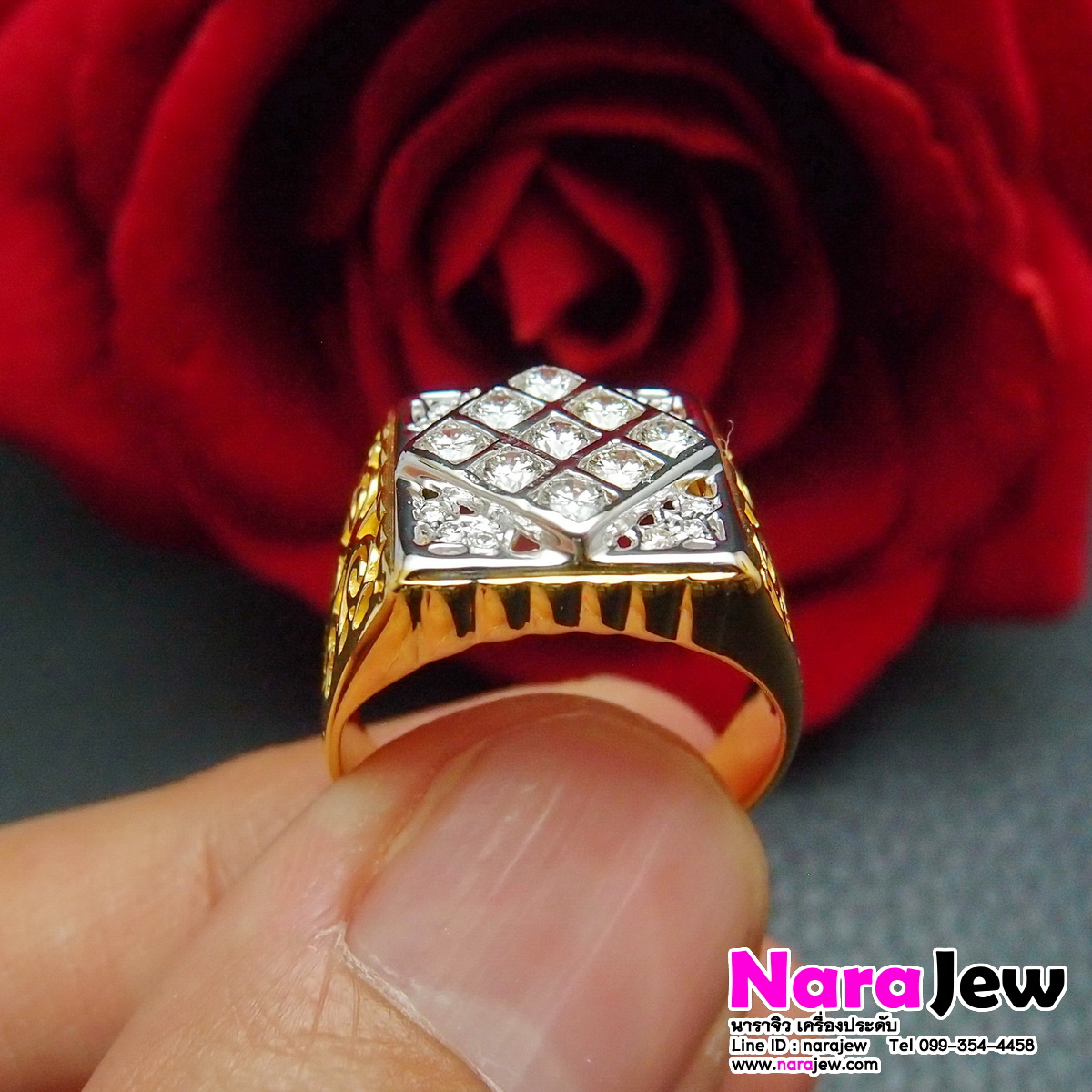 แหวนเพชรชาย ประดับเพชรแท้ 0.84 กะรัต บ่าข้างงานฉลุลาย ใส่แล้วดูภูมิฐาน
