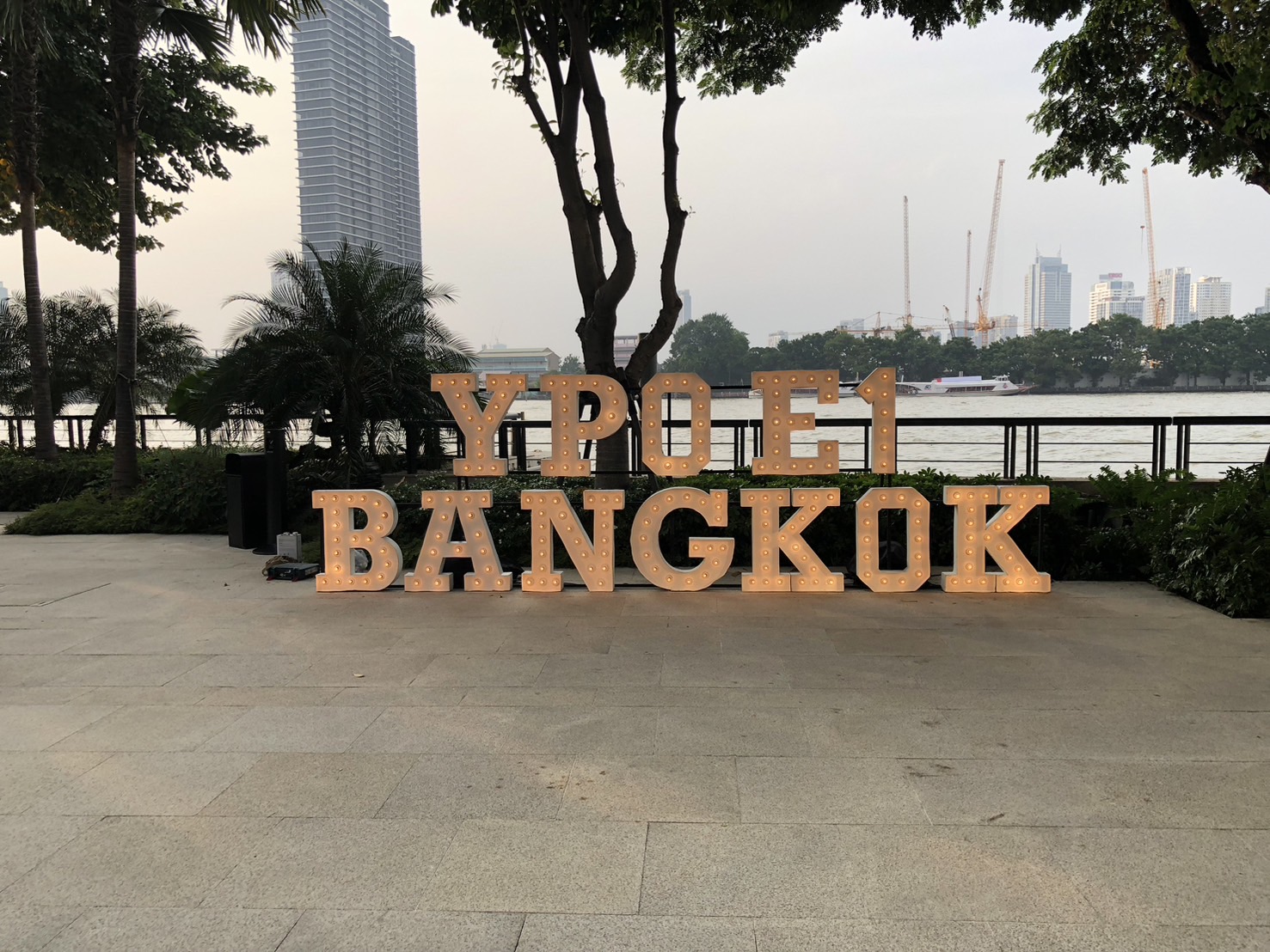 ป้ายไฟปิงปอง '' YPO E1 BANGKOK ''