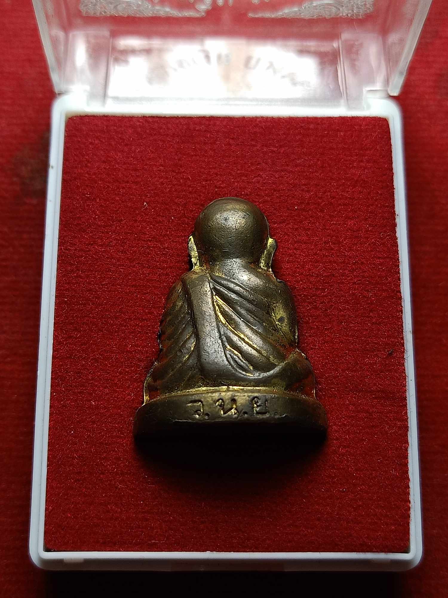 รูปหล่อหลวงพ่อเงิน รุ่นบารมีเงินสด วัดบางคลาน จ.พิจิตร ปี 2556 พร้อมกล่อง (SKU-04722)