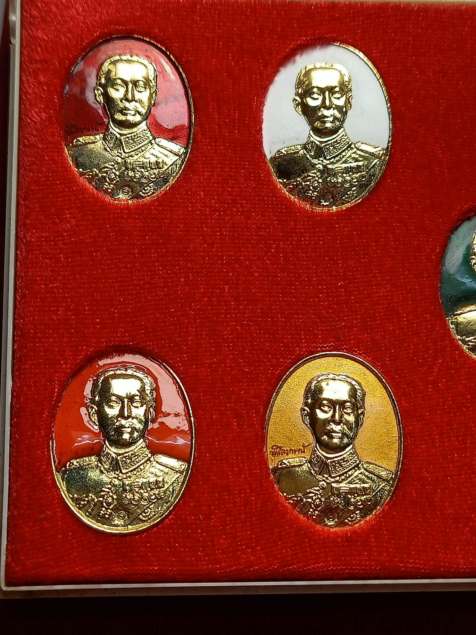 เหรียญชุด พระปิยมหาราช (จำนวน 8 เหรียญ) พระธรรมปิฎก พิธีเททอง พุทธาภิเษก วัดสุทัศน์และวัดบางคลาน (SKU-02280)