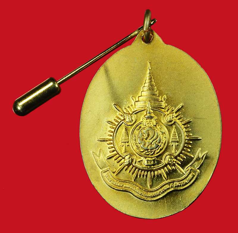 *36402 เหรียญในหลวงรัชกาลที่ 9 ทรงกล้อง ลงยาสีเหลือง กระหลั่ยทอง 5