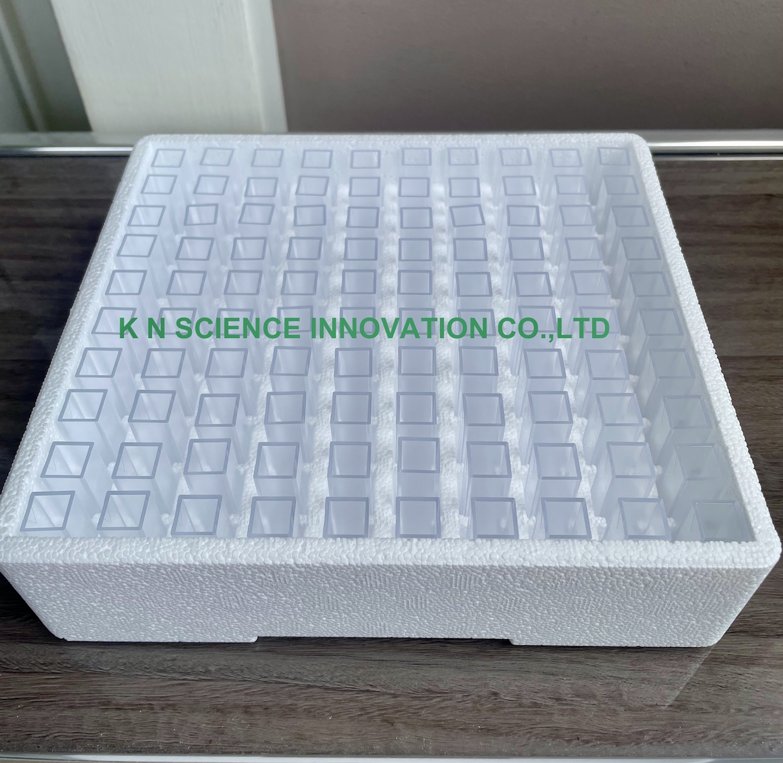 คิวเวทท์พลาสติก,Cuvette Plastic (Semi-micro) ,เนื้อ PS ,ปริมาตร 1.5-3.0 ml , 100 ชิ้น/กล่อง ยี่ห้อ VWR/England 634-0676
