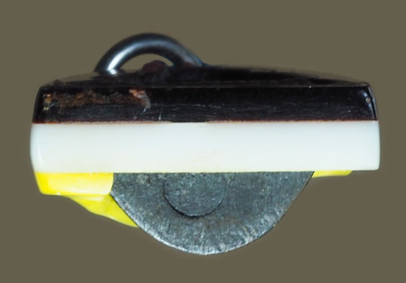 *40418 พระกริ่งรูปเหมือนหลวงพ่อพริ้ง วัดโบสถ์โก่งธนู ลพบุรี เลี่ยมพลาสติกเดิมวินเทจ 69