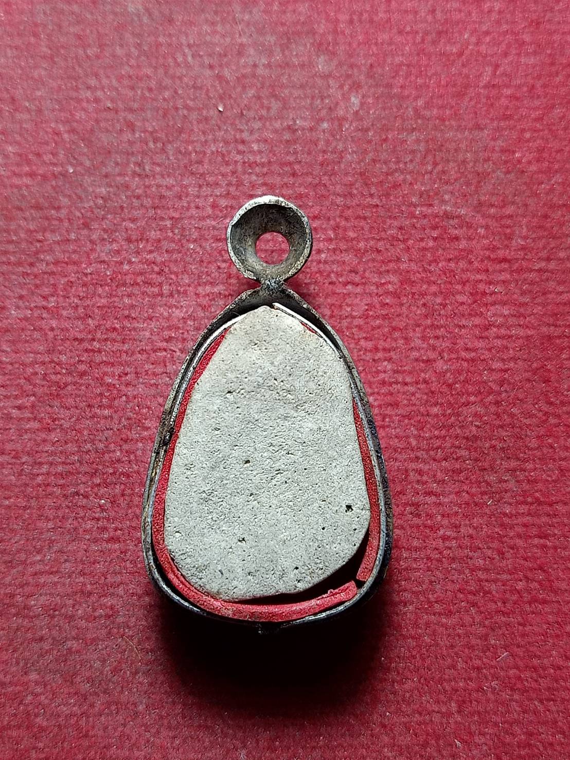 พระผงกลีบบัว พระครูใบฎีกาเกลี้ยง วัดสุทัศน์ กทม. ปี 2475 (SKU-11423)