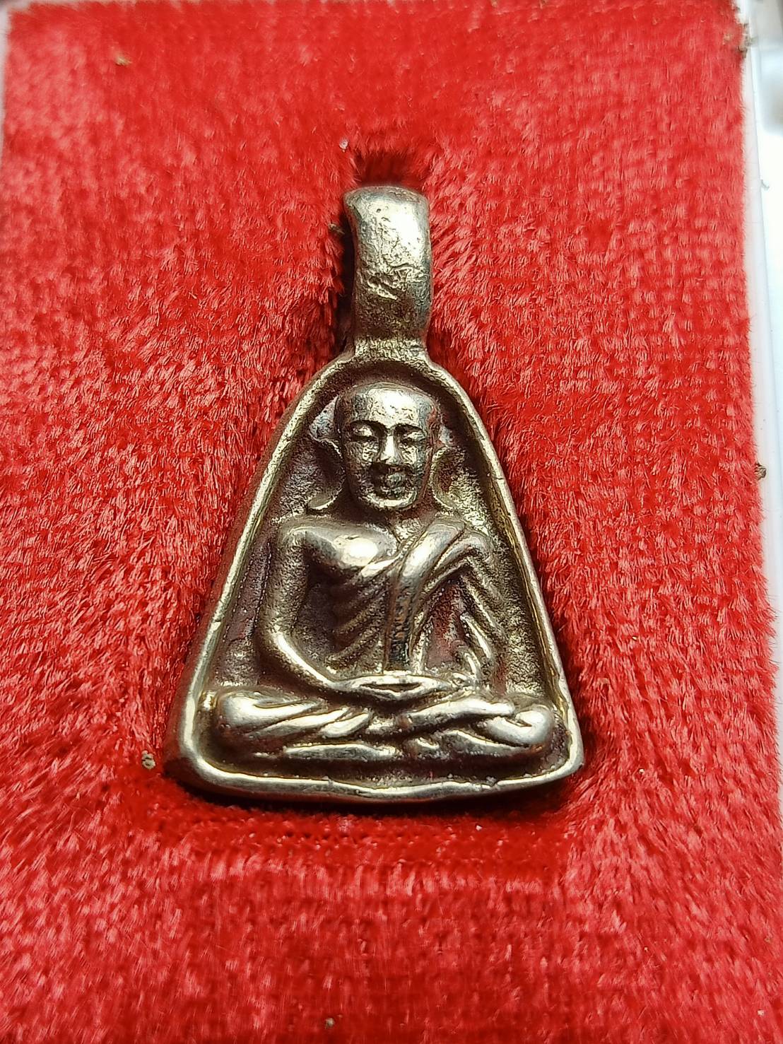 เหรียญหลวงพ่อเงิน รุ่นน้ำใจครู วัดบางคลาน จ.พิจิตร ปี 2537 พร้อมกล่อง (SKU-12669)