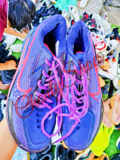 second hand sneakers