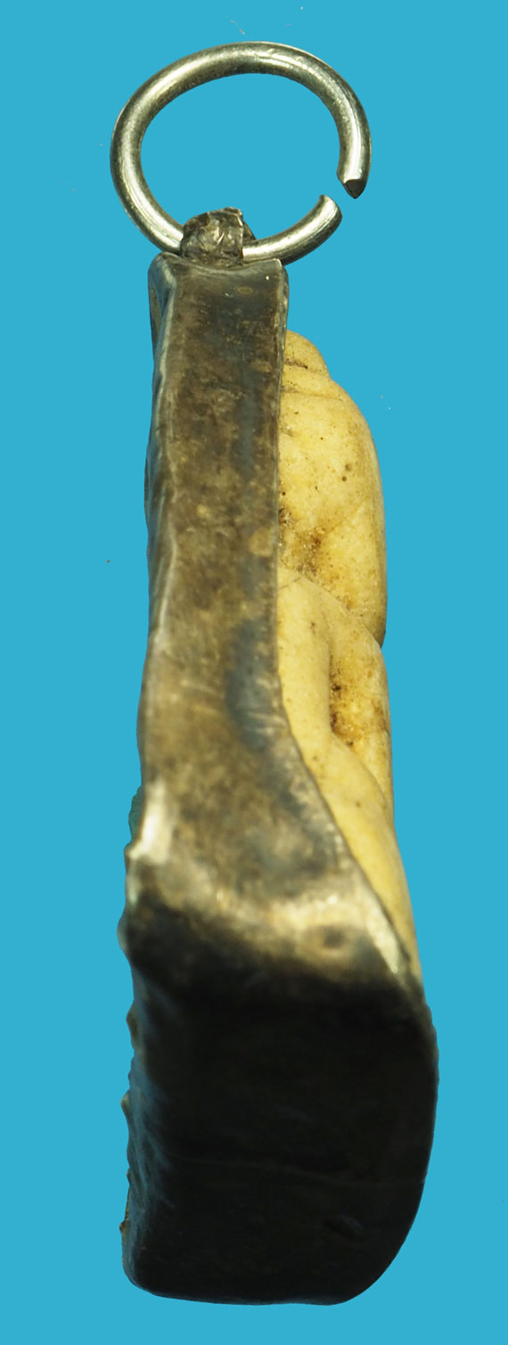 ขายแล้ว*37131 พระหลวงพ่อโต กรุทัพข้าว เนื้อผง เลี่ยมจับขอบเงินเก่า 13