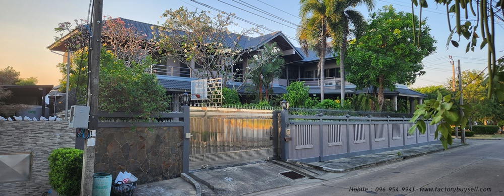 ขายบ้านสวยริมทะเลสาบ สัมมากร รามคำแหง คฤหาสน์หรูหลังใหญ่ ตกแต่งครบ Fully Furnished ตึก 700 ตรม. ริมทะเลสาบ55ไร่, ริมลานโล่ง3.7ไร่ จอดรถ100-140คัน, ติดสวนหย่อม1.74ไร่, รถไฟฟ้าสายสีส้ม MRT สถานีสัมมากร บางกะปิ