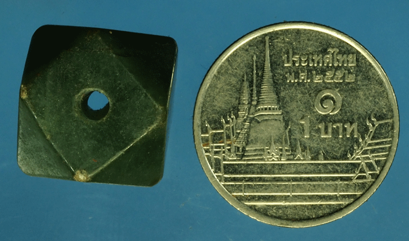 *27930 หยกแกะ โบราณ ทำลักษณะเป็นเครื่องประดับ 17