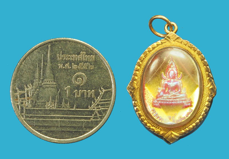 *33189 ล็อกเก็ตพระพุทธชินราช หลังเทพพนม เลี่ยมจับขอบทอง 54