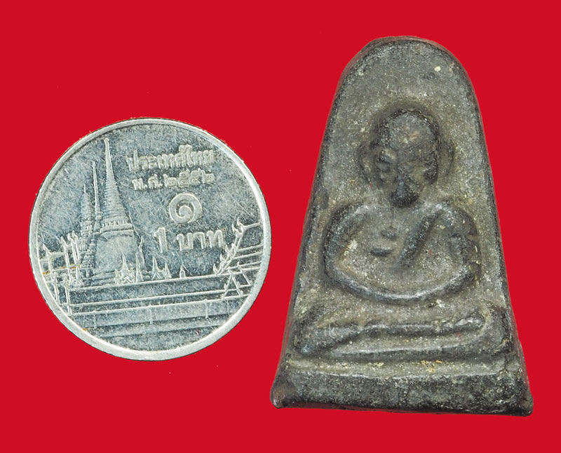 *35450 พระผงรูปเหมือนรุ่นแรก หลวงพ่อรุ่งเคราเหล็ก วัดบางแหวน จังหวัดชุมพร เนื้อดินผสมว่าน พ.ศ. 2500 จัดสร้างเป็นรุ่นแรกของท่าน 29