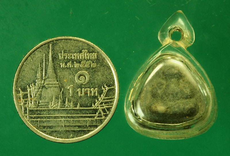 *29626 พระปิดตา เนื้อผงใบลาน หลังจาร เลี่ยมพลาสติกเก่าพอมีอายุ ไม่ทราบที่ 6(ขายแล้ว)