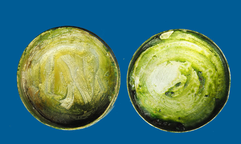 *31353 ตลับสำหรับใส่สีผึ้ง ทำด้วยเงิน เก่าพอมีอายุ 12