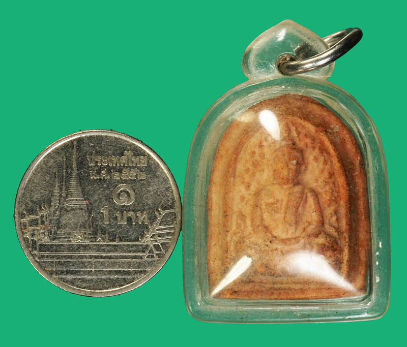 *35965 พระเนื้อดินเลี่ยมพลาสติกไม่ทราบที่และปีสร้าง 3