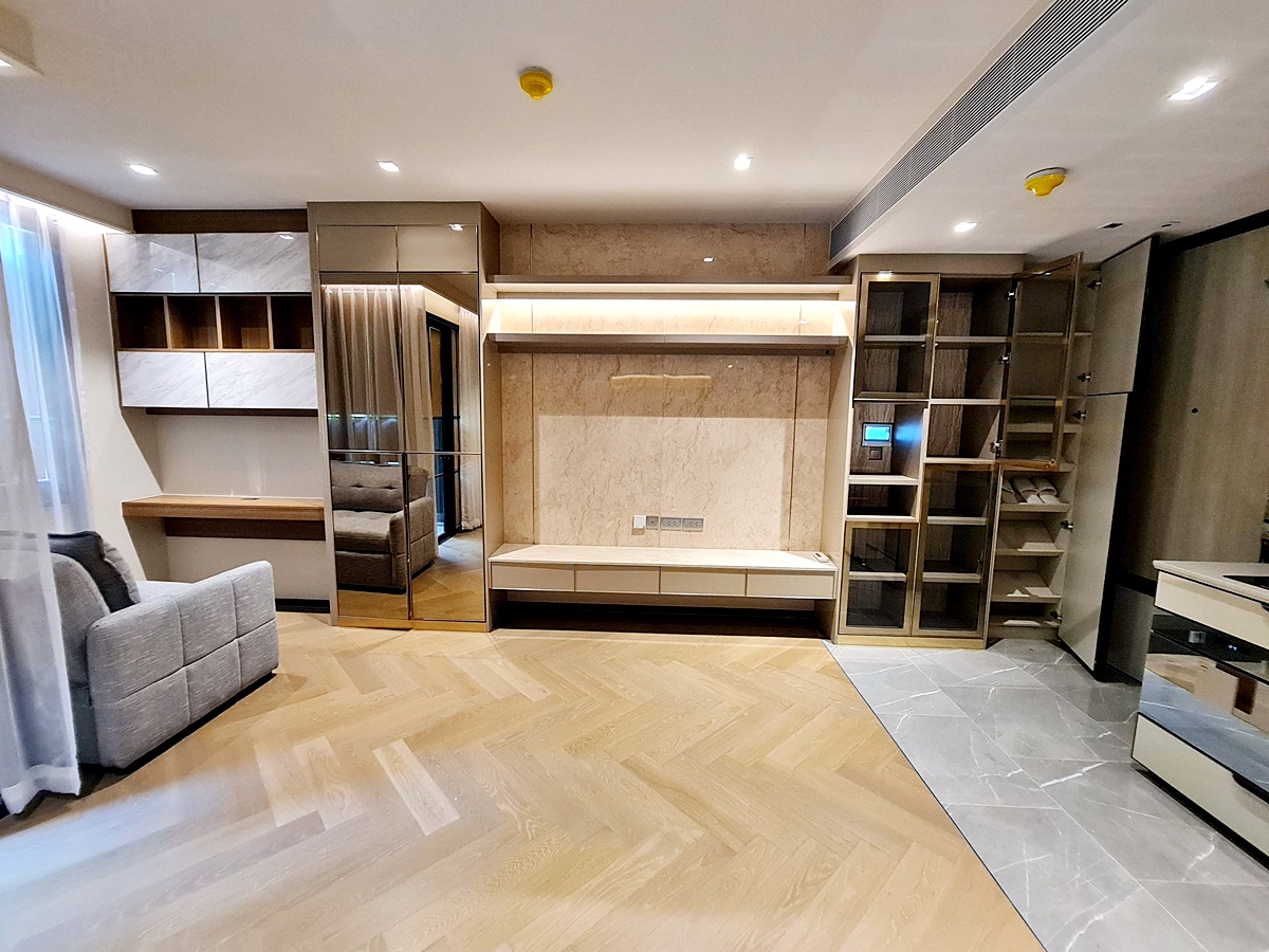 คอนโด The Reserve Sukhumvit 61 (เดอะ รีเซิร์ฟ สุขุมวิท 61) LUXURY CLASS ห้องใหญ่ ขายต่ำกว่าราคาซื้อขาย พร้อมเฟอร์ และบิ้วอิน