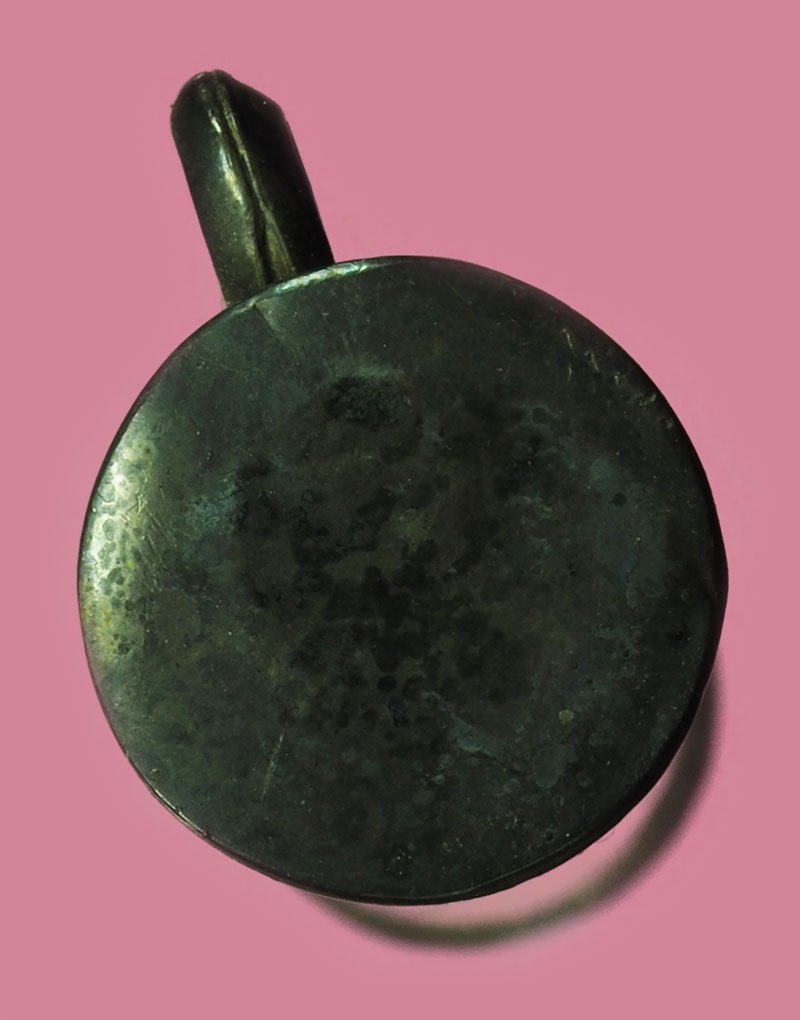 *40318 หลอดสำหรับใส่ตะกรุด เลี่ยมเงินหัวท้าย (มีรูปเทียบกับขนาดเหรียญ ๑ บาท ในปัจจุบัน) 17