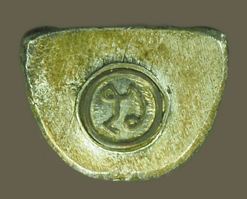 *39914 รูปหล่อหลวงปู่สังวาลย์ เนื้อเงิน ไม่ทราบที่และปีสร้าง 8