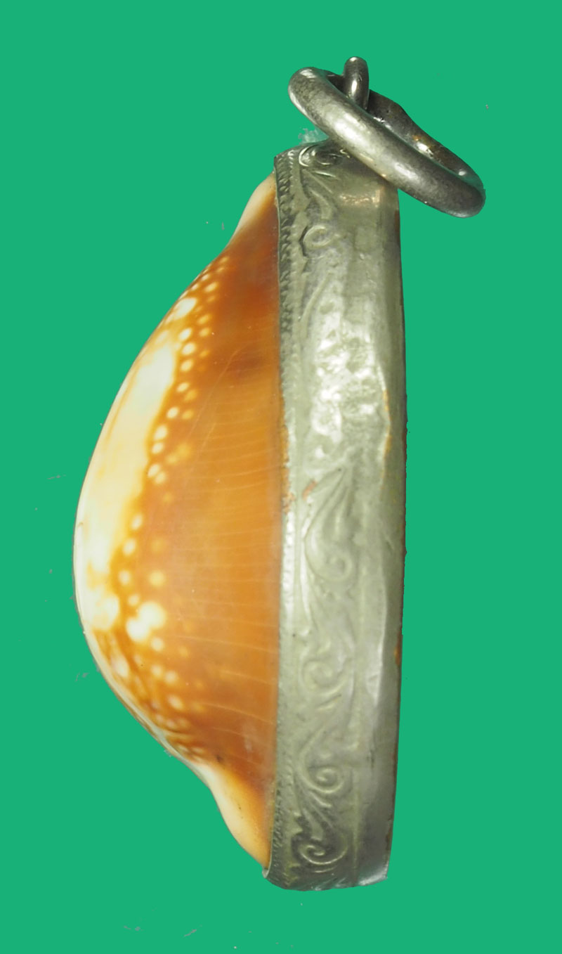 *35738 เบี้ยแก้ เขย่าไม่มีเสียง ไม่ทราบที่และปีสร้าง เลี่ยมเก่ากระหลั่ยเงิน 12