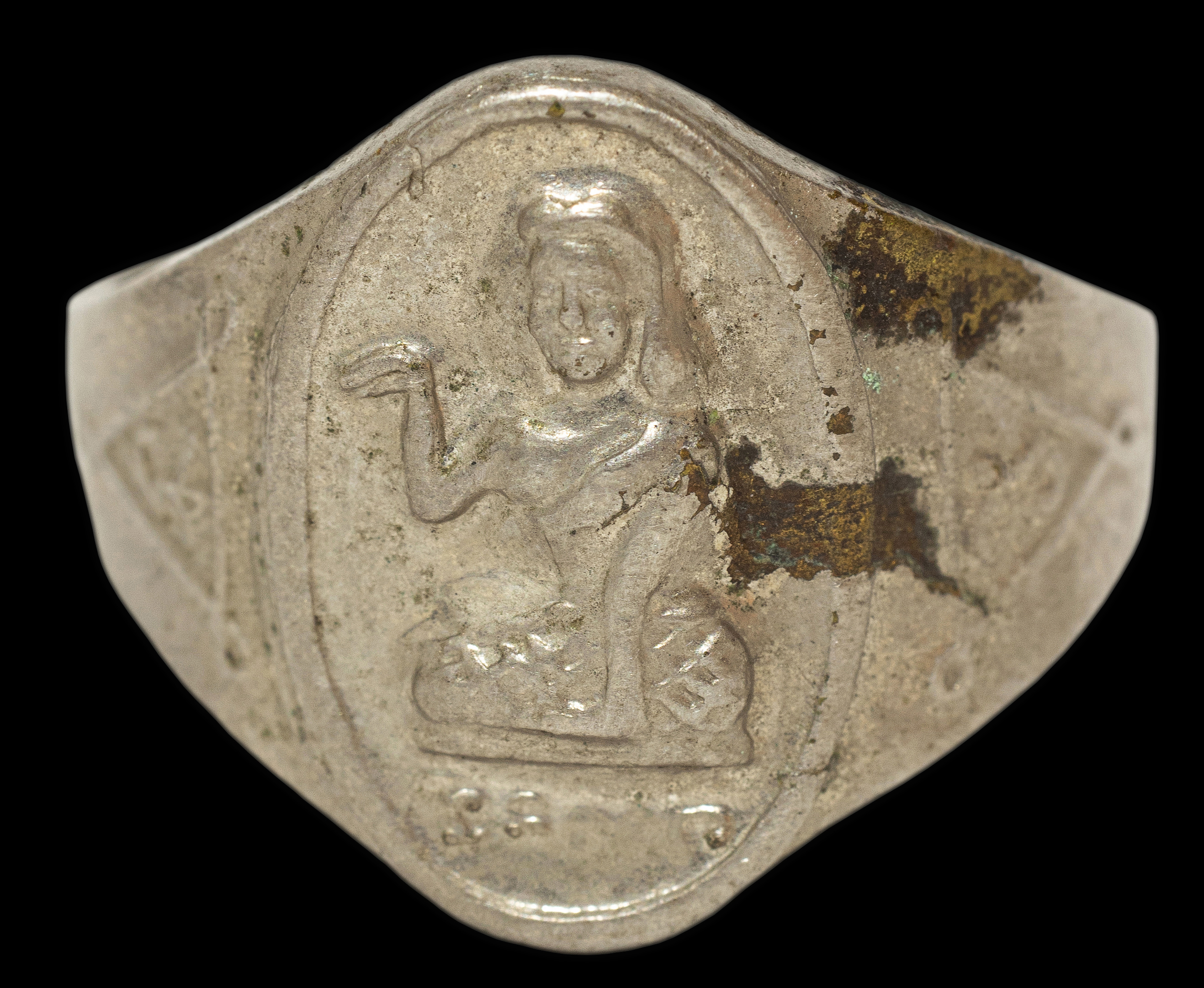 แหวนนางกวักหลวงพ่อกวย วัดโฆสิตาราม รุ่นผูกพัทธสีมา เนื้อทองเหลืองชุบนิเกิ้ล ปี 2521