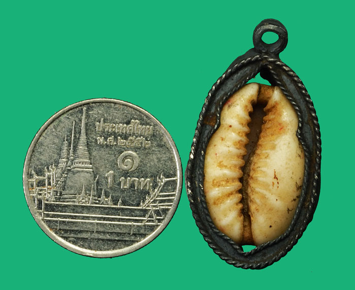 ขายแล้ว*35115 เบี้ยจั่นอธิษฐาน แม่ชีบุญเรือนวัดอาวุธ กรุงเทพ เลี่ยมเงินโบราณ 12