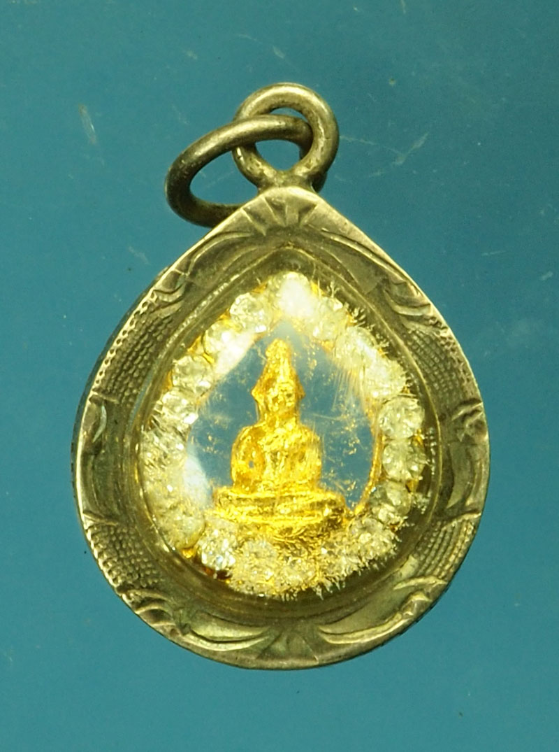 *29611 พระพุทธโสธร เลี่ยมเงินเก่า ไม่ทราบปีสร้าง 25