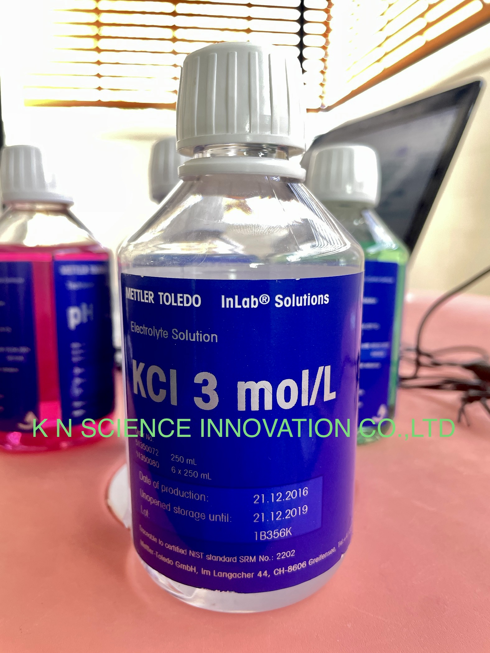 KCl ,Electrolyte 3 mol/L ,สารละลายอิเล็กโทรไลต์,250mL ยี่ห้อ Mettler toledo 51350072