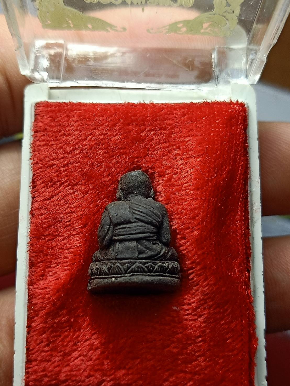 รูปหล่อลอยองค์หลวงปู่ทวด เนื้อว่าน วัดช้างให้ จ.ปัตตานี พร้อมกล่อง (SKU-07196)