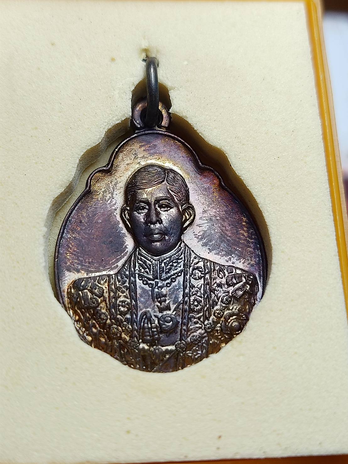 เหรียญ ร.10 สมเด็จพระบรมโอรสาธิราช ปี 2543 พร้อมกล่อง (SKU-08041)