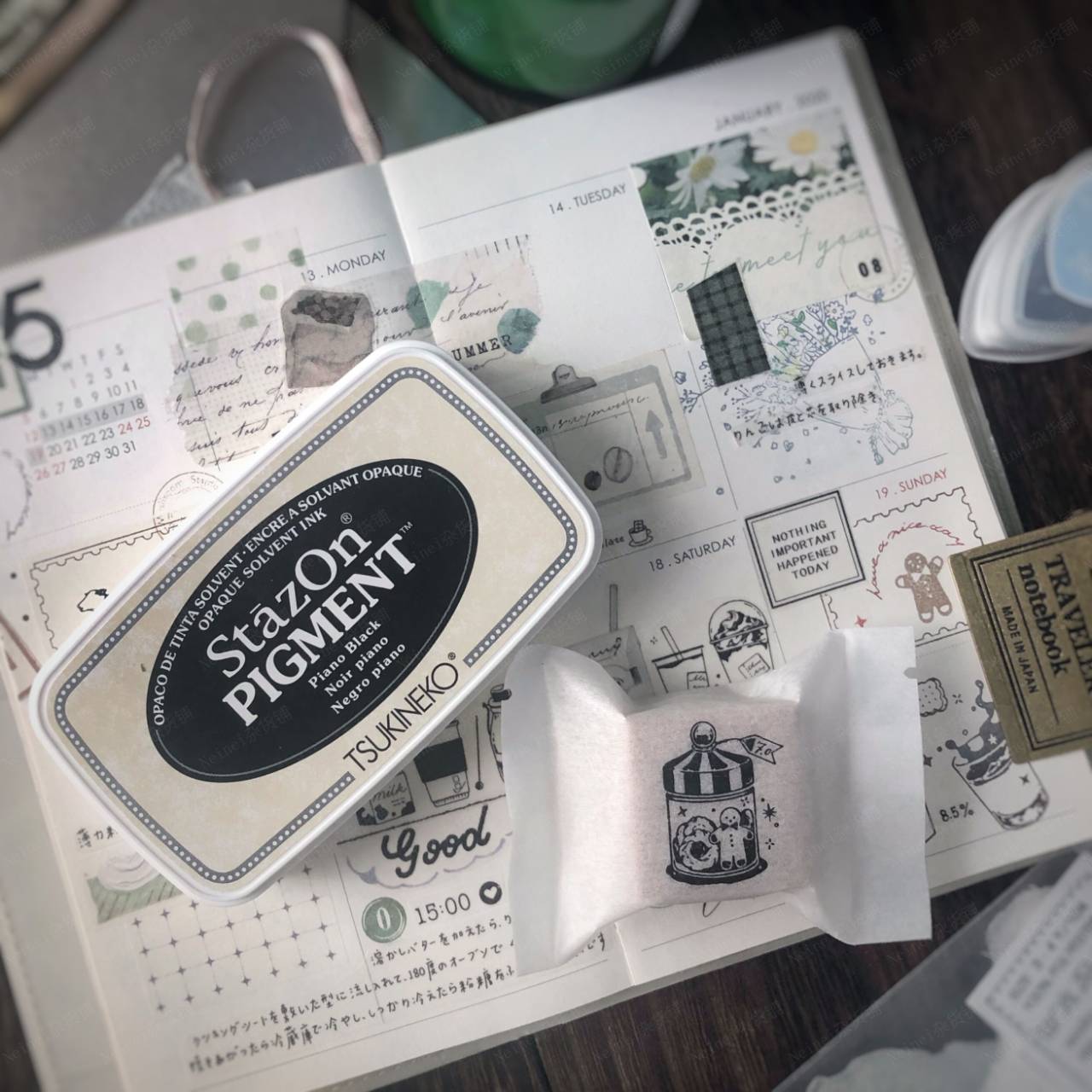 หมึกญี่ปุ่น StazOn Pigment ทึบแสง (หมึกอเนกประสงค์ ผ้า โลหะ พลาสติก ถุงแก้ว ไม้ หนัง กระดาษ) มีแบบตลับและแบบเติม 8 สี