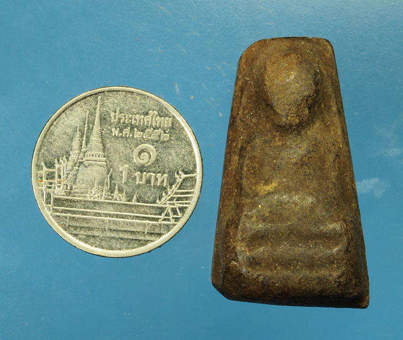 *30198 พระชัยวัฒน์ เนื้อดินผสมผง ไม่ทราบที่และปีสร้าง 9.1