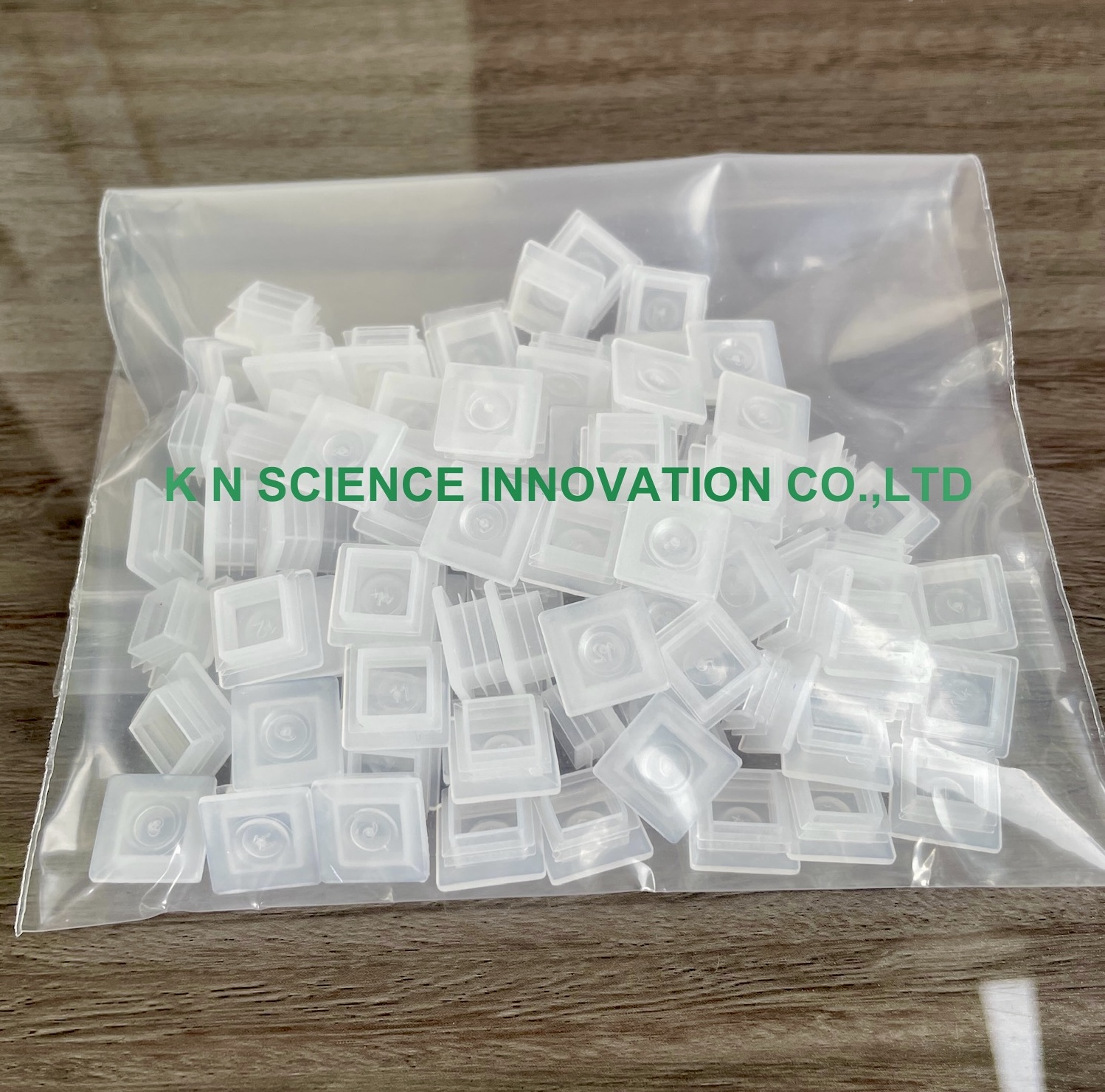 ฝาปิดคิวเวทท์ Cuvette Cap,LDPE, for standard cuvette 10x10 mm ,100 /pk 634-Cap