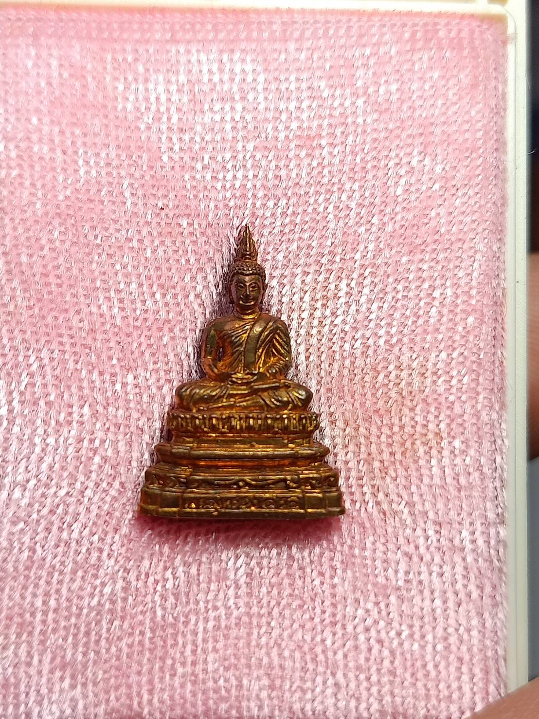 พระชัยวัฒน์พระพุทธอังคีรส วัดราชบพิธสถิตมหาสีมาราม กทม. ปี 2555 พร้อมกล่อง (SKU-07921)