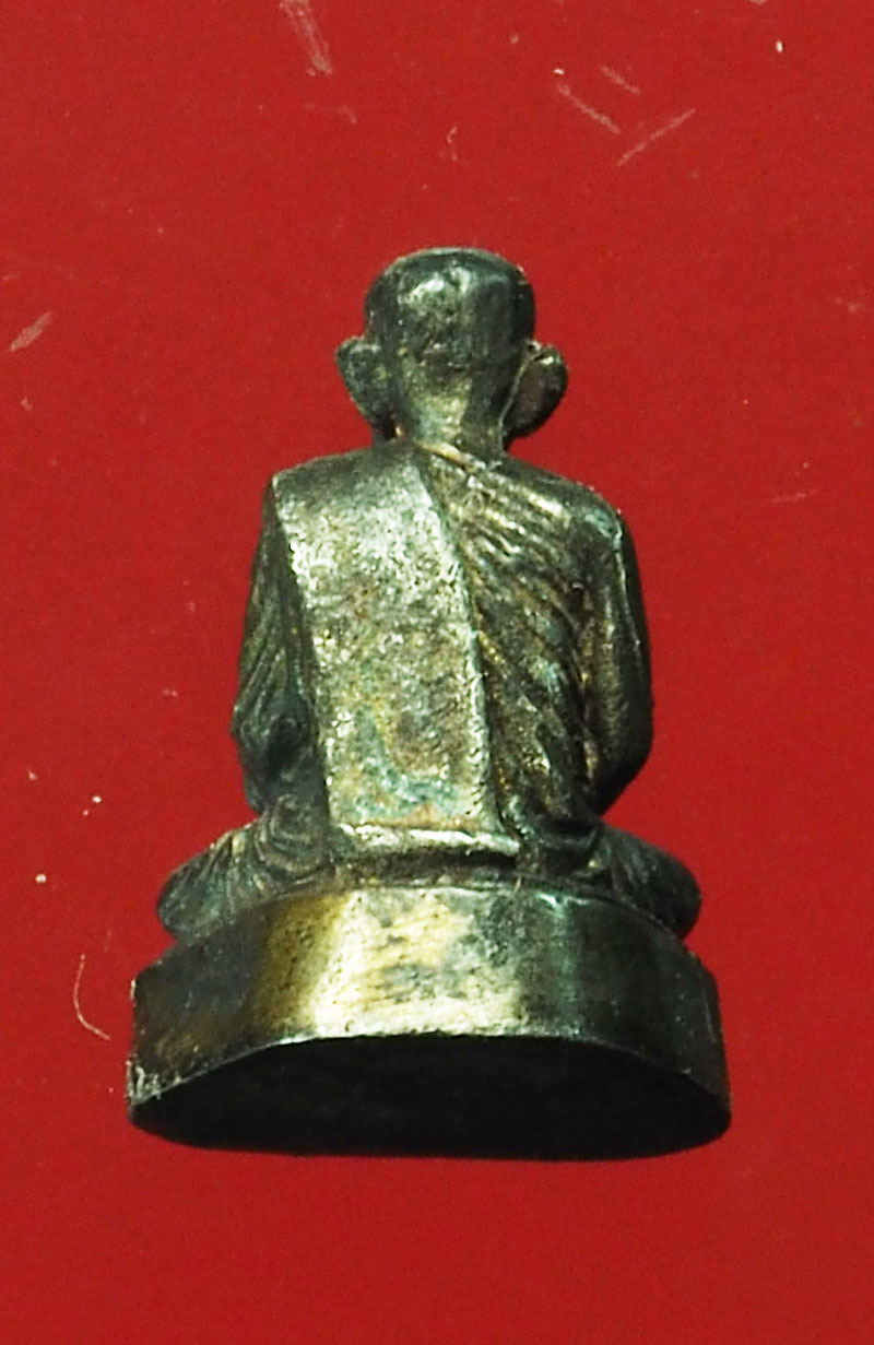 *28585 รูปหล่อหลวงปูมัง วัดเกพกุญชา ลพบุรี เนื้อเงิน 8