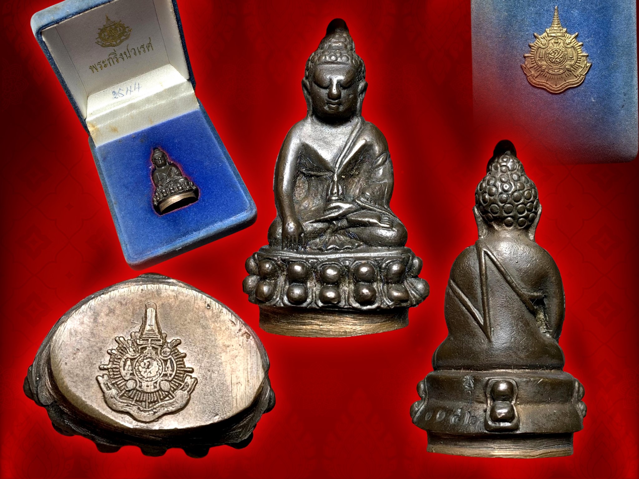 พระกริ่งปวเรศ 6 รอบ ในหลวงรัชกาลที่ 9 เนื้อนวะ ปี 2542 ใต้ฐานตราสัญลักษณ์ ภปร. 6 รอบ 72 พรรษาฯ No.0142 พร้อมกล่องเดิม ๆ งามๆ สุดๆ