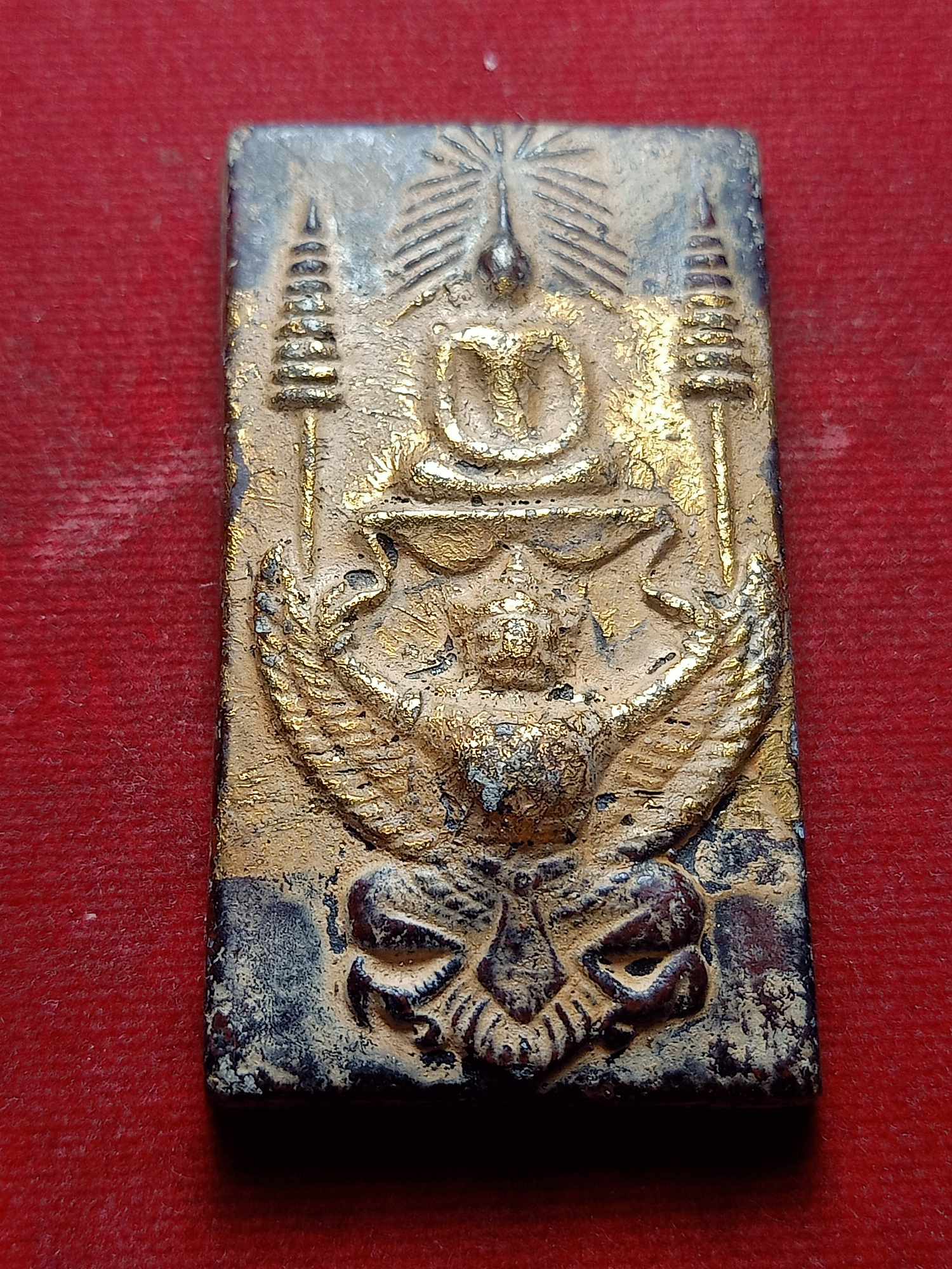 พระผงทรงครุฑ ขนาเ3.5*6 ซม. ไม่ทราบที่ (SKU-04140)