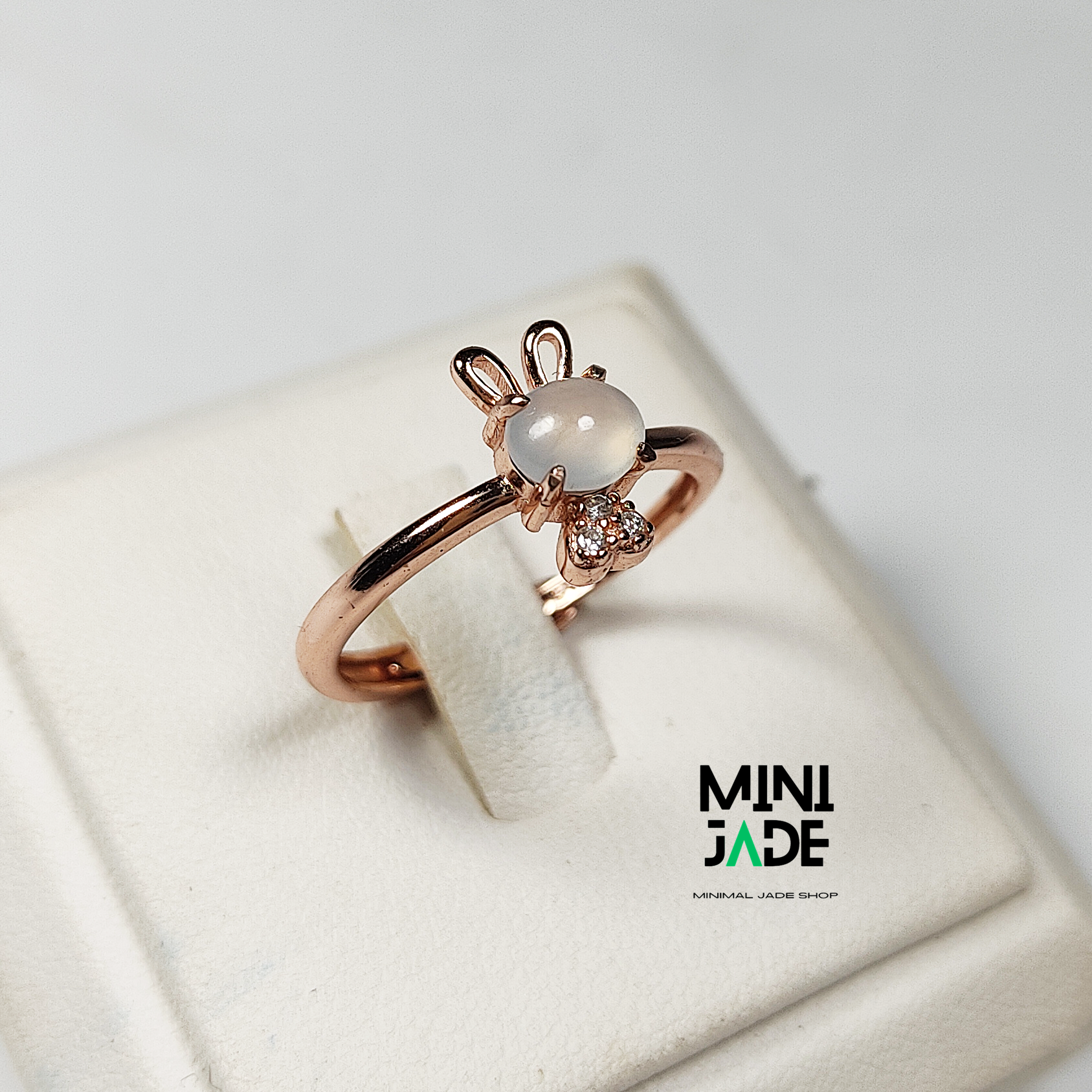 แหวนหยกพม่า Ice Jade เนื้อแก้วใส รูปกระต่าย