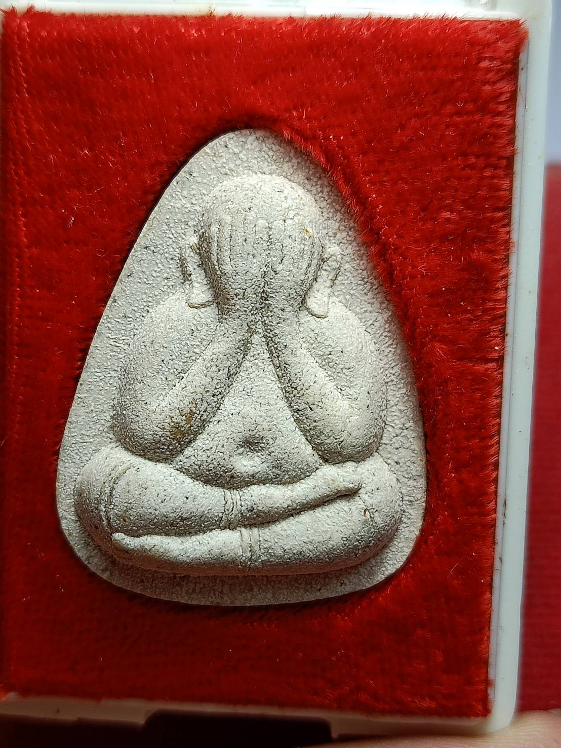 พระปิดตาหลวงพ่อยิด วัดหนองจอก จ.ประจวบฯ ปี 2537 พร้อมกล่อง (SKU-12182)