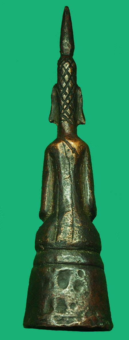 *36056 พระเชียงรุ้ง ศิลปล้านช้าง ขนาดความหน้าตักกว้าง 2 เซนติเมตร สูง 11 เซนติเมตร เนื้อสัมฤทธิ์ 2